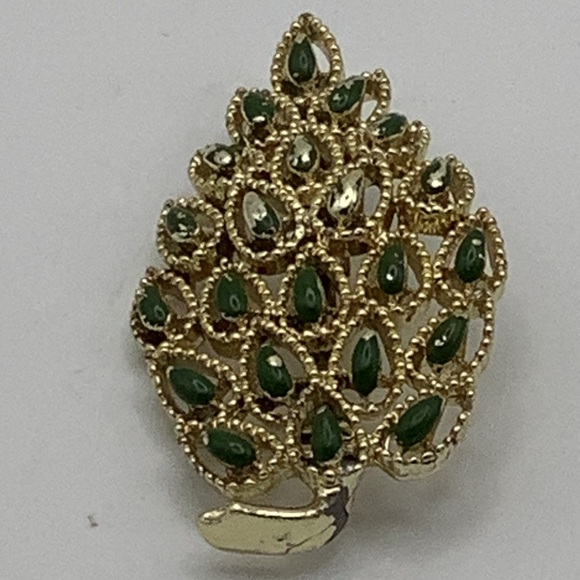 Vintage Gerry’s Goldtone Leaf Design Brooch - Picture 1 of 8